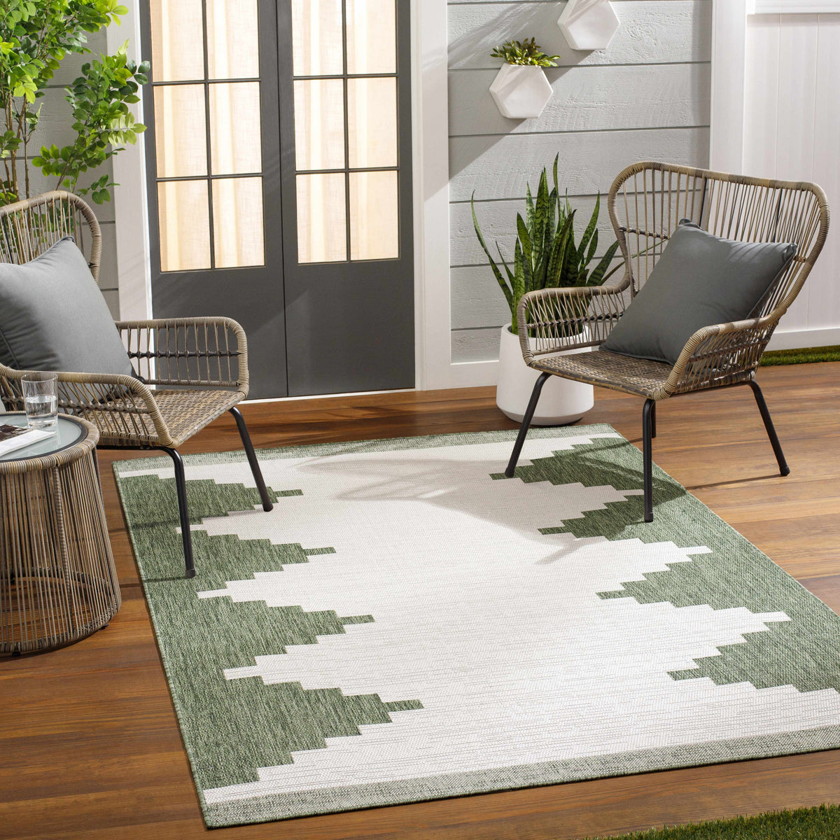 Djugun Green Aztec Geometric Indoor & Outdoor Rug – Flat Weave Polypropylene (Neil Collection)