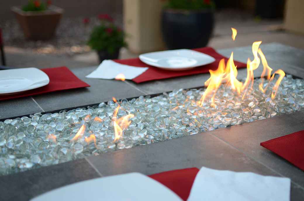 Entertainer 6 Ft Outdoor Fire Pit Table With Fire Glass, Flame Control & LP/NG Dual-Fuel Compatibility